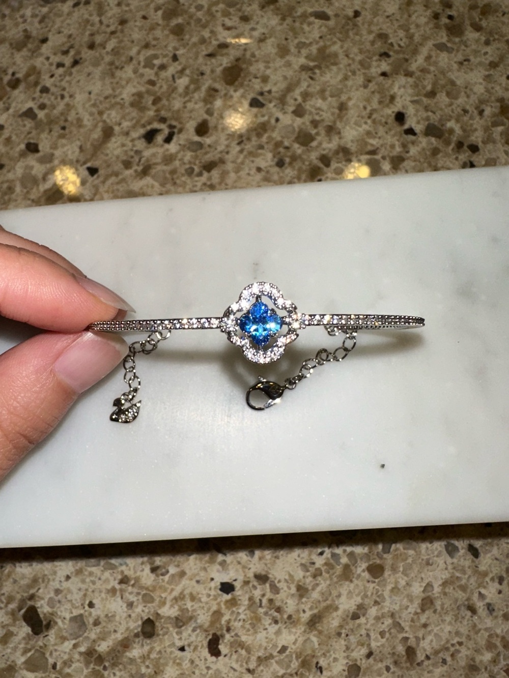 Swarovski una clover bangle